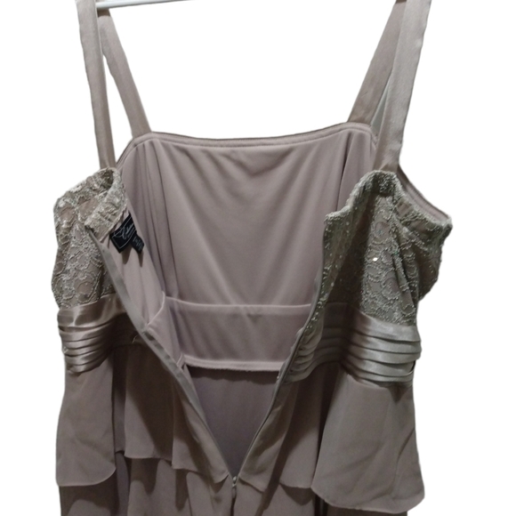 Dress Barn Collections Formal Halter Beaded Dress with Matching Jacket Plus 20 - Picture 10 of 16